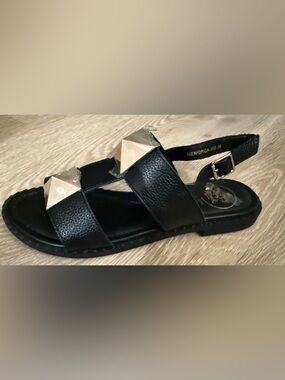 Trendy Leather T-Strap Sandals W/Pyramids Styled After Valentino Garavani NWT 38
